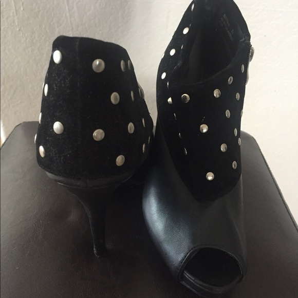 Women’s size 8 1/2 - Picture 8 of 8